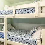 Cozy & Spacious Lake Town Condo Accommodates 6