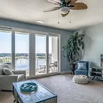Cozy & Spacious Lake Town Condo Accommodates 6