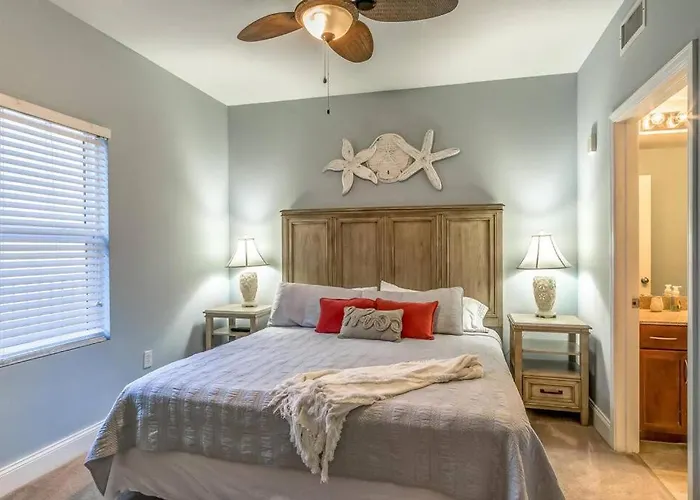 Cozy & Spacious Lake Town Condo Accommodates 6