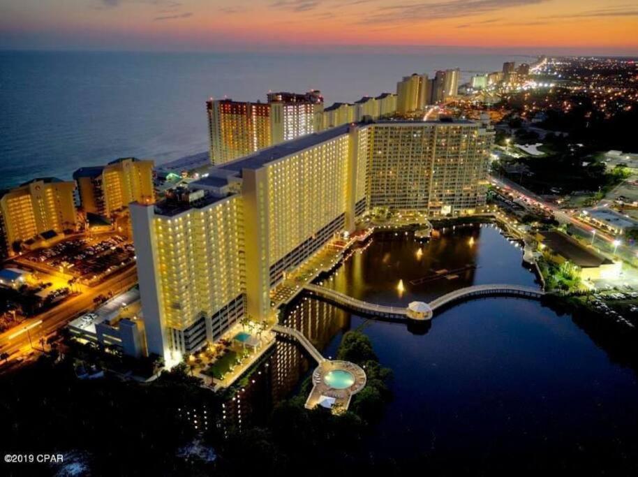 Cozy & Spacious Lake Town Accommodates 6 * Panama City Beach
