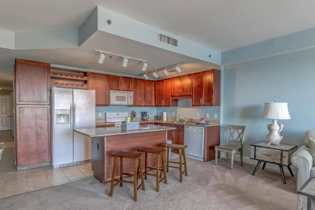 Cozy & Spacious Lake Town Accommodates 6 Panama City Beach